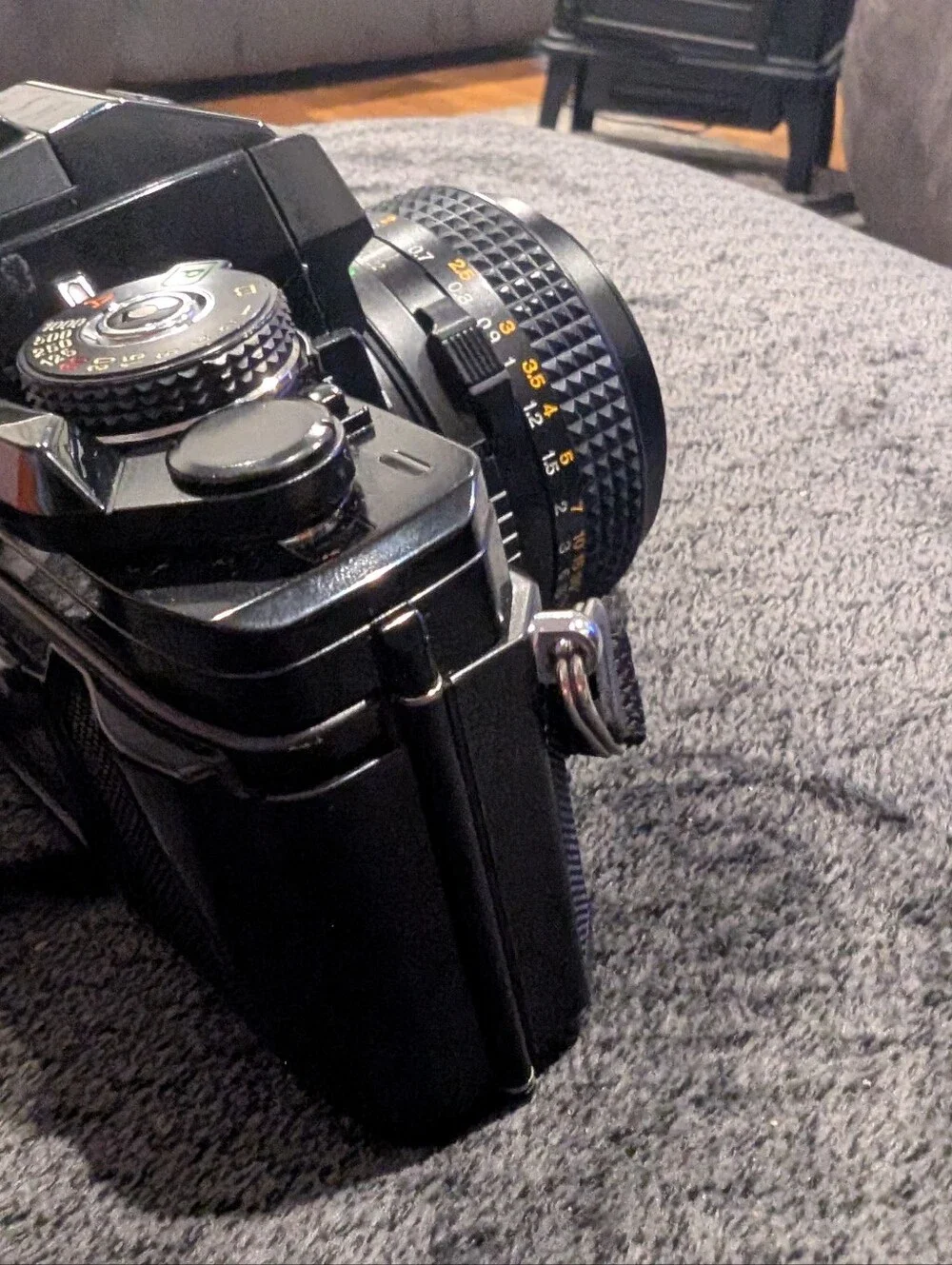 Minolta X-700 MPS SLR Film Camera Black w/ MD 50mm Lens, Filter, Strap, Case